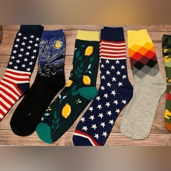 - 2 Pairs of Men’s Socks in cool printed patterns - Picture 2 of 4